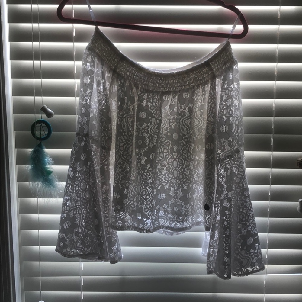 Off the shoulder lace flat sleeve top
